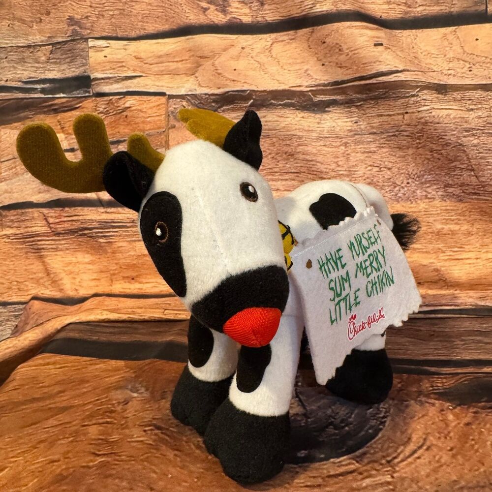 Chick-Fil-A Christmas Reindeer Cow Plush Have Yurself Sum Merry Little Chikin 7